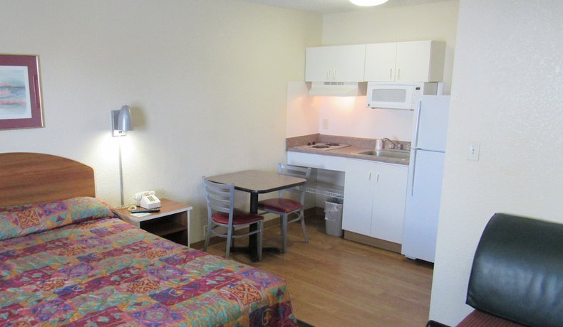Imagen de la habitación del Hotel Intown Suites Extended Stay Nashville Murfreesboro Pke. Foto 16