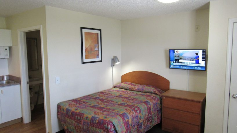 Imagen de la habitación del Hotel Intown Suites Extended Stay Nashville Murfreesboro Pke. Foto 17