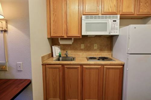 Imagen de la habitación del Hotel Intown Suites Extended Stay Newport News Va - I-64. Foto 7
