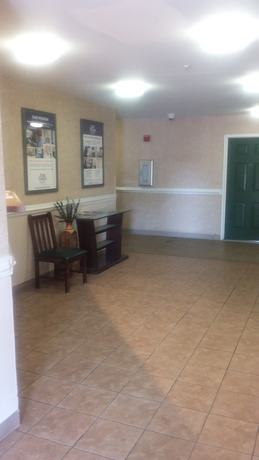 Imagen de los interiores del Hotel Intown Suites Extended Stay Norfolk Va. Foto 12