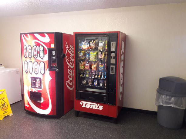 Imagen de los interiores del Hotel Intown Suites Extended Stay San Antonio Tx - Nagodoches Road. Foto 12