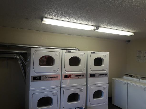 Imagen de los interiores del Hotel Intown Suites Extended Stay San Antonio Tx - Nagodoches Road. Foto 13