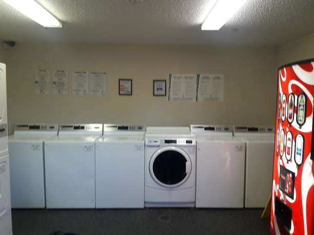 Imagen de los interiores del Hotel Intown Suites Extended Stay San Antonio Tx - Nagodoches Road. Foto 15