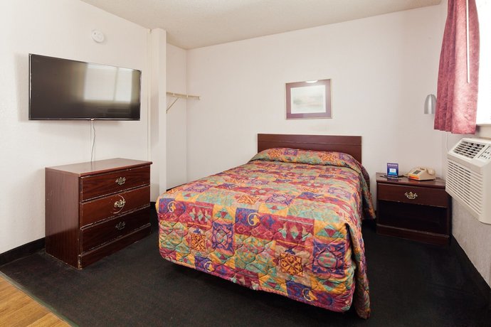 Imagen de la habitación del Hotel Intown Suites Extended Stay San Antonio Tx - Perrin Beitel Road. Foto 14