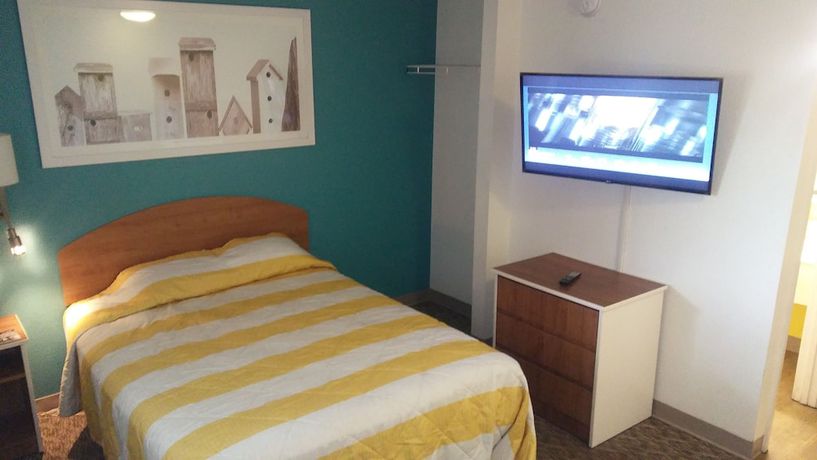Imagen de la habitación del Hotel Intown Suites Extended Stay Savannah Ga. Foto 8