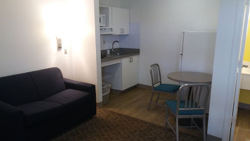 Imagen de la habitación del Hotel Intown Suites Extended Stay Savannah Ga. Foto 11