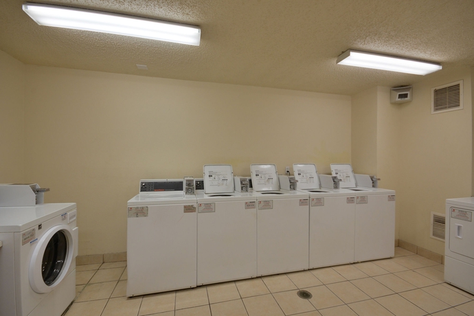 Imagen de los interiores del Hotel Intown Suites Extended Stay Select Houston Tx - Brookhollow. Foto 9