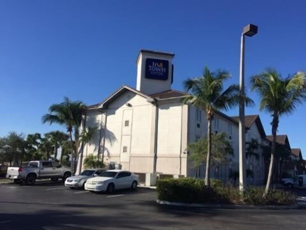 Imagen general del Hotel Intown Suites Extended Stay West Palm Beach Fl. Foto 4