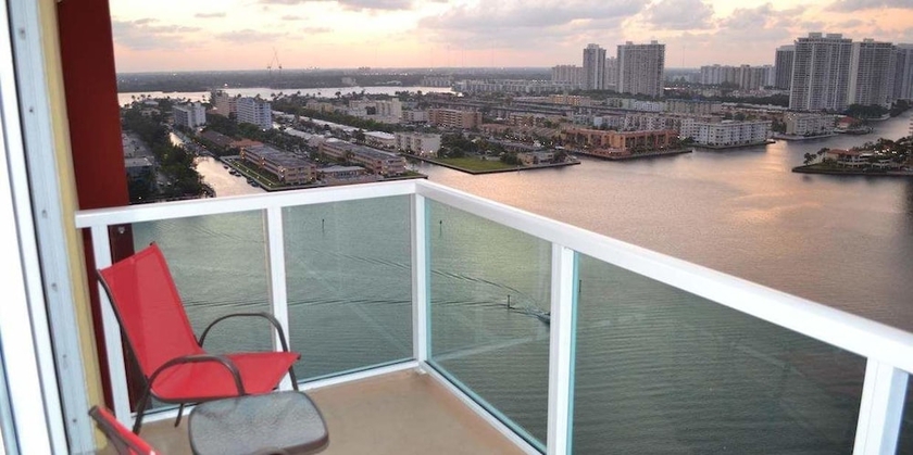 Imagen de la habitación del Hotel Intracoastal Yacht Club by Rainbow. Foto 8