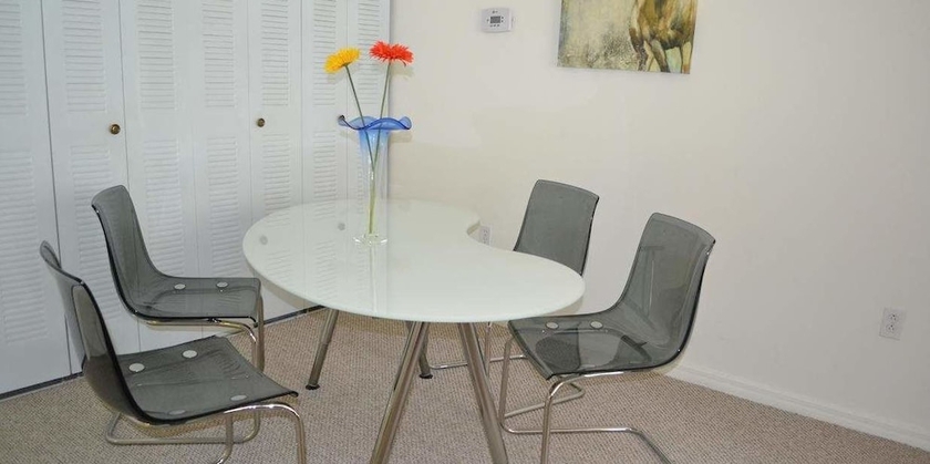 Imagen de la habitación del Hotel Intracoastal Yacht Club by Rainbow. Foto 10
