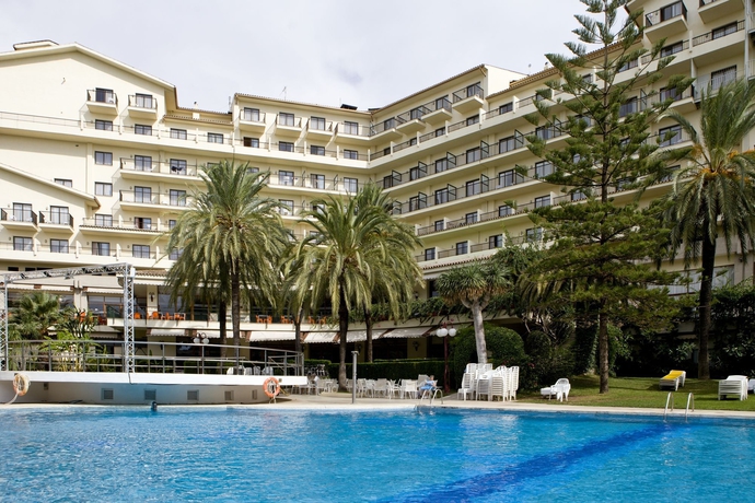 Imagen de la piscina del Hotel Intur Orange. Foto 14