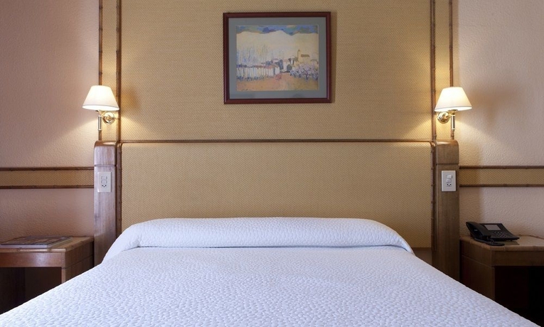 Imagen de la habitación del Hotel Intur Orange. Foto 11