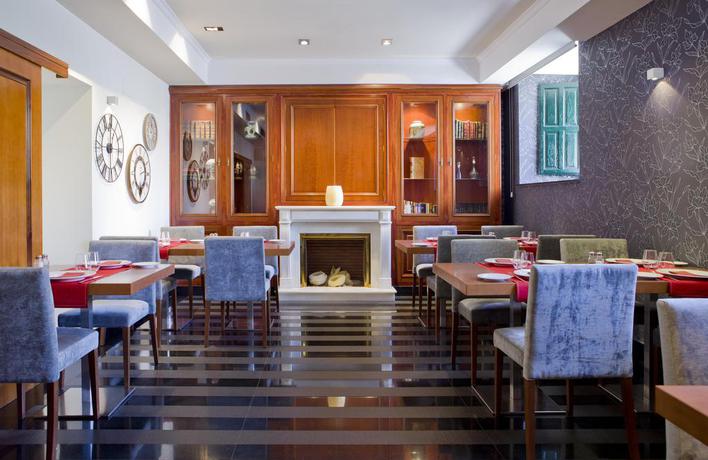 Imagen del bar/restaurante del Hotel Intur Palacio San Martin. Foto 3