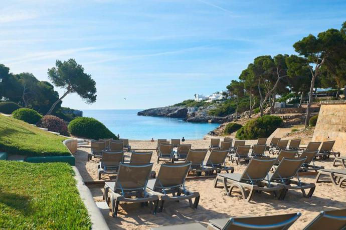 Imagen de los exteriores del Hotel Inturotel Esmeralda Park. Foto 18