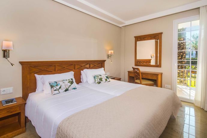 Imagen de la habitación del Hotel Inturotel Sa Marina. Foto 7