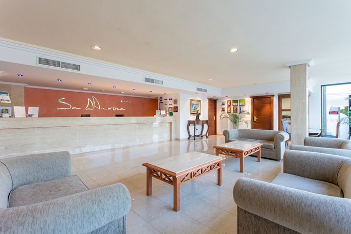 Imagen de los interiores del Hotel Inturotel Sa Marina. Foto 14