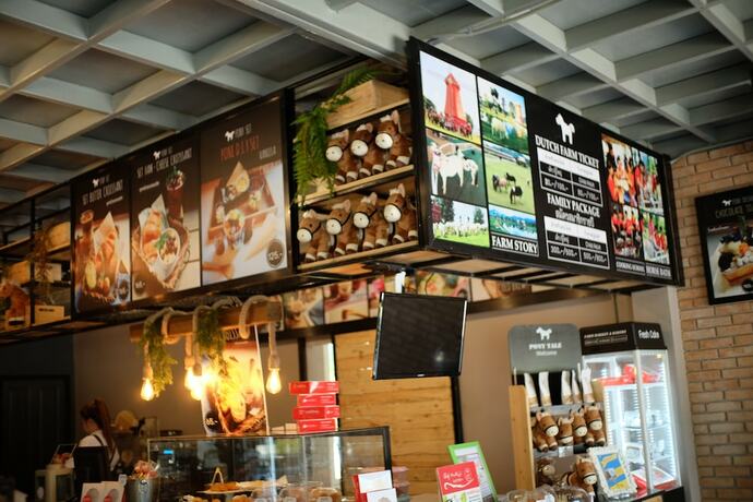 Imagen del bar/restaurante del Hotel Inursing Resort Oonvalley Chiangmai. Foto 11