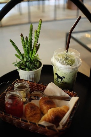 Imagen del bar/restaurante del Hotel Inursing Resort Oonvalley Chiangmai. Foto 13