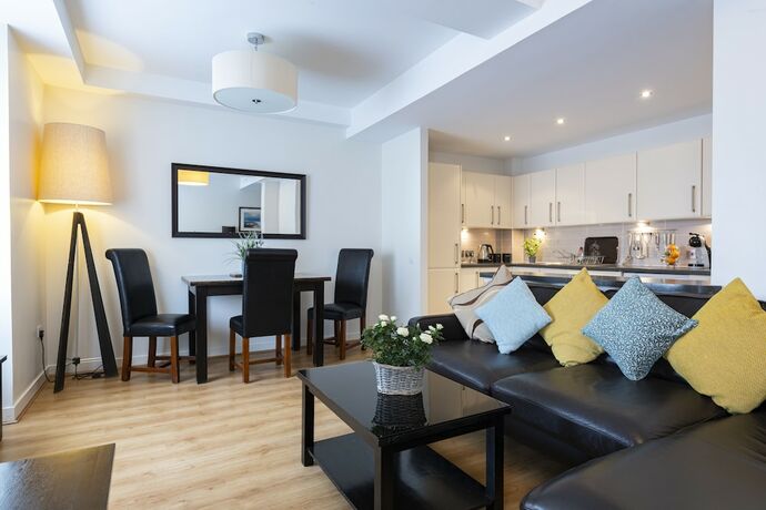 Imagen de la habitación del Hotel Inverness City Suites. Foto 13