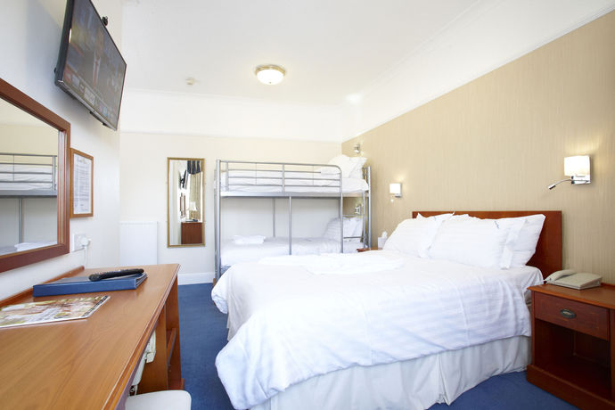 Imagen de la habitación del Hotel Invicta. Foto 13