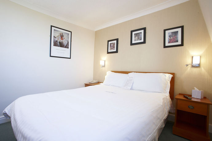 Imagen de la habitación del Hotel Invicta. Foto 15