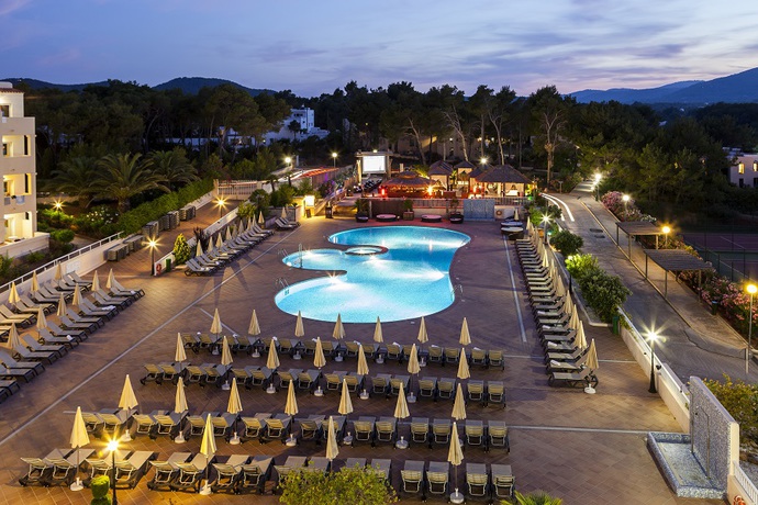 Imagen general del Hotel Invisa Club Cala Blanca. Foto 6