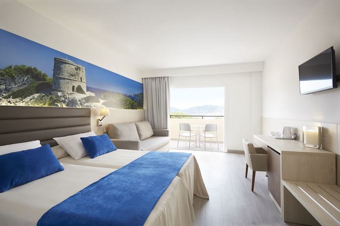 Imagen de la habitación del Hotel Invisa Club Cala Blanca. Foto 12
