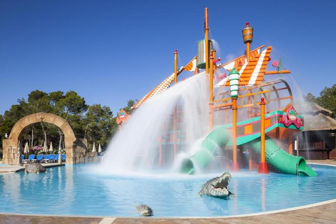 Imagen de la piscina del Hotel Invisa Club Cala Verde. Foto 12