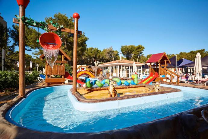 Imagen de la piscina del Hotel Invisa Ereso. Foto 12