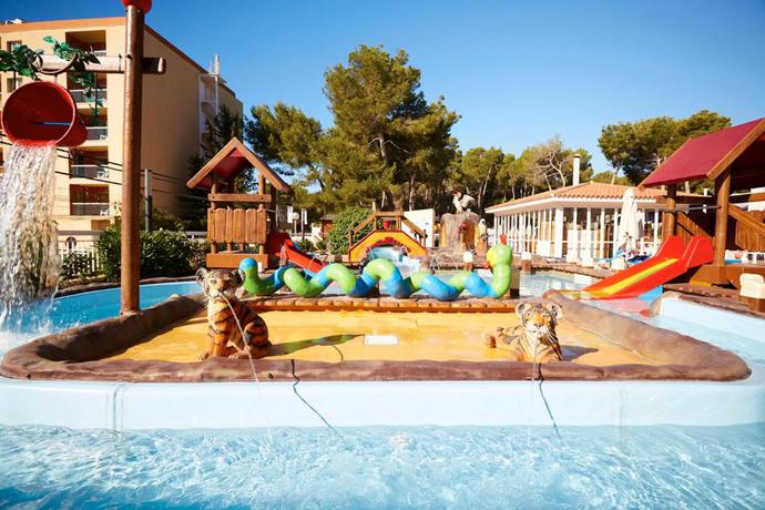 Imagen de la piscina del Hotel Invisa Ereso. Foto 14