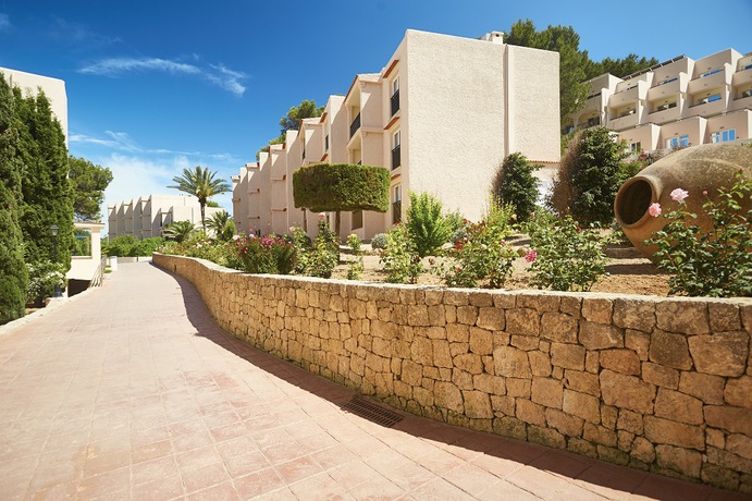 Imagen de los exteriores del Hotel Invisa Figueral Resort. Foto 6