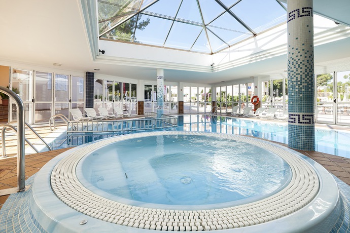 Imagen de los exteriores del Hotel Invisa Figueral Resort. Foto 9