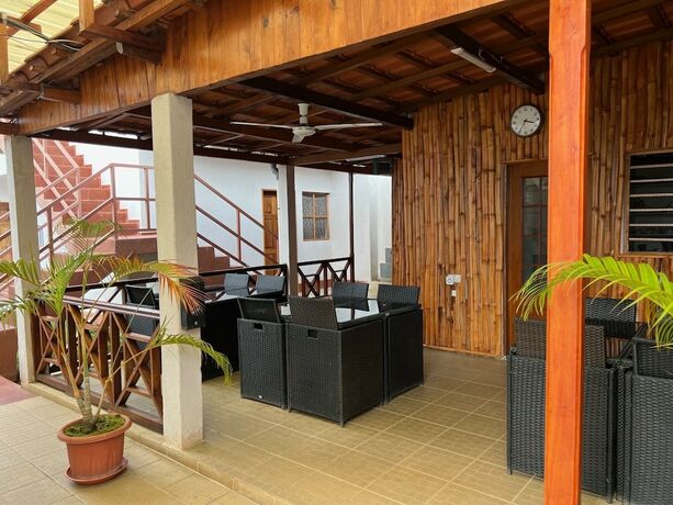 Imagen general del Hotel Inviting 10 Bed Apartment in Sao Tome. Foto 11