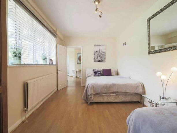 Imagen general del Hotel Inviting 7-bed House With sea Views in Hythe. Foto 5