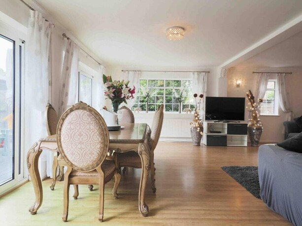 Imagen general del Hotel Inviting 7-bed House With sea Views in Hythe. Foto 15