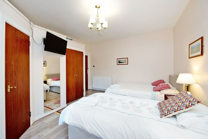 Imagen general del Hotel Inviting 9-bed House in Aberdeen. Foto 11