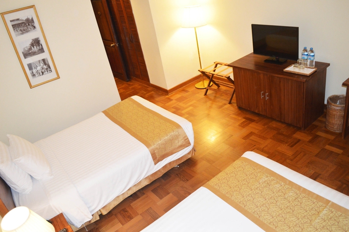 Imagen de la habitación del Hotel Inya Lake. Foto 1