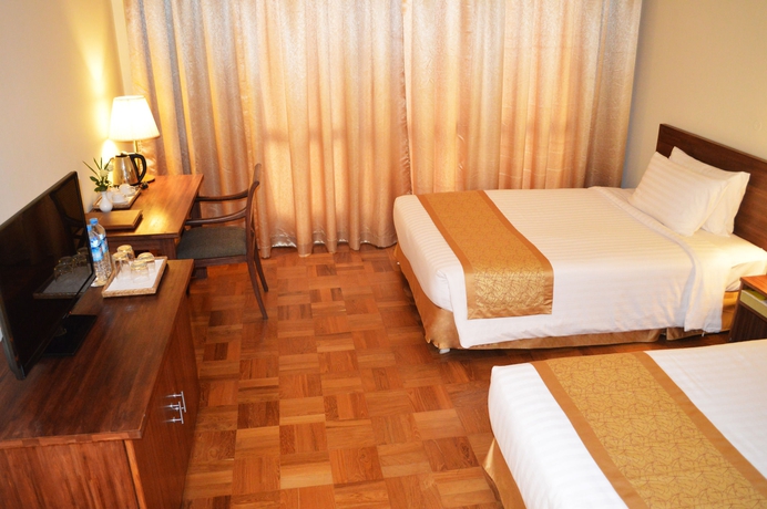 Imagen de la habitación del Hotel Inya Lake. Foto 2