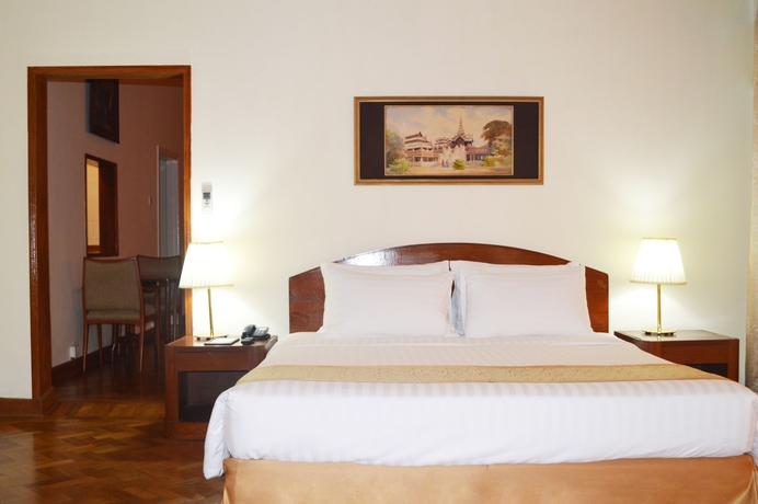 Imagen de la habitación del Hotel Inya Lake. Foto 6