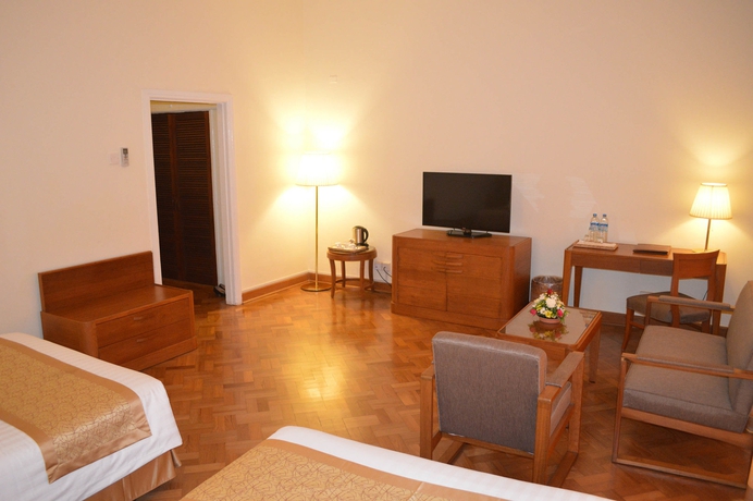 Imagen de la habitación del Hotel Inya Lake. Foto 8