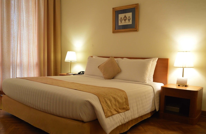 Imagen de la habitación del Hotel Inya Lake. Foto 12