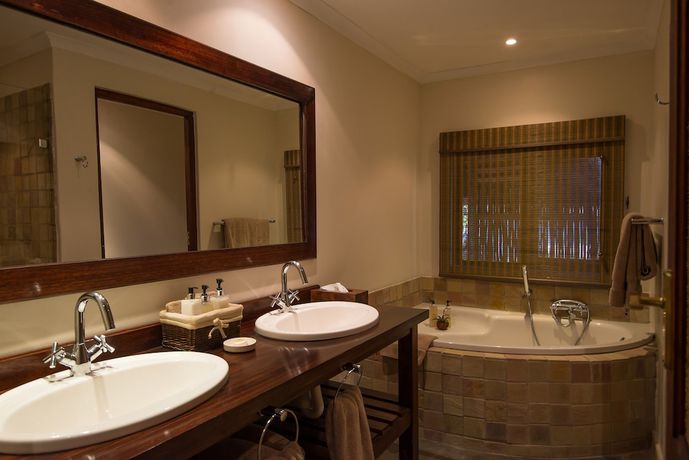 Imagen de la habitación del Hotel Inyati Game Lodge. Foto 11