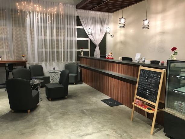 Imagen de los interiores del Hotel Io. Foto 19