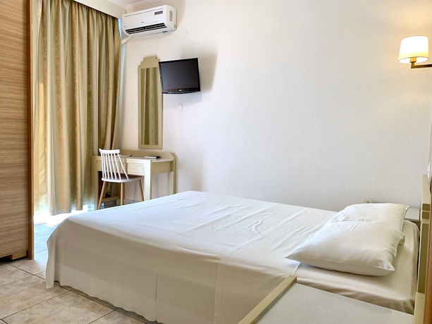 Imagen de la habitación del Hotel Ioli Village. Foto 9