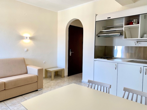 Imagen de la habitación del Hotel Ioli Village. Foto 12