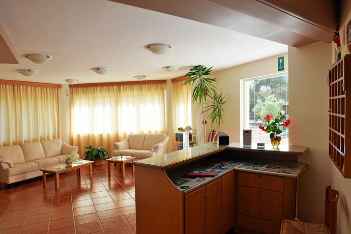Imagen de los interiores del Hotel Iolkos Apartments. Foto 19