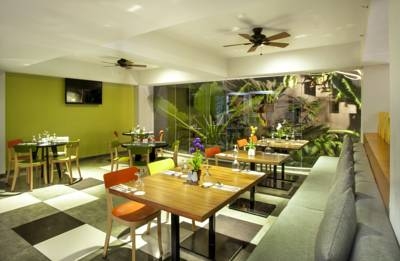 Imagen del bar/restaurante del Hotel Ion Bali Benoa. Foto 4