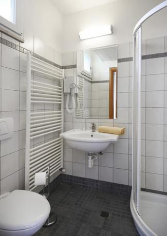 Imagen de la habitación del Hotel Iones. Foto 7