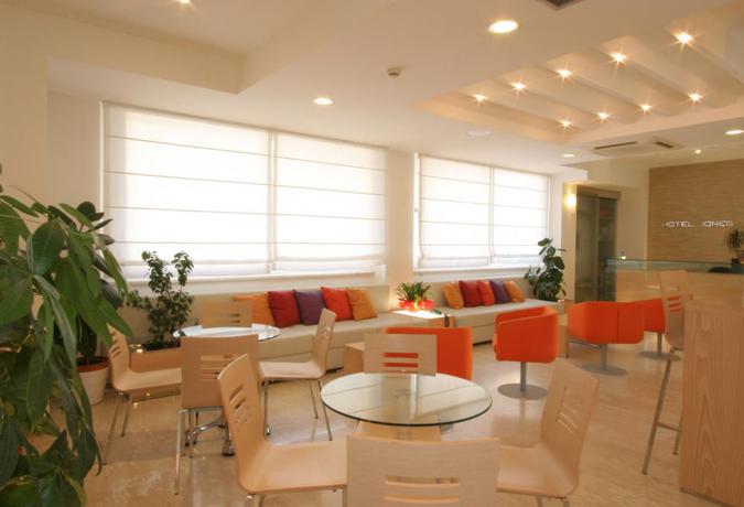 Imagen de los interiores del Hotel Iones. Foto 10