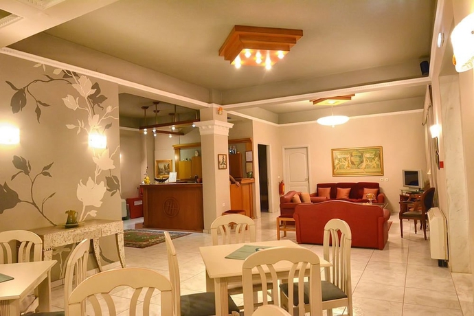 Imagen de los interiores del Hotel Ioni. Foto 18